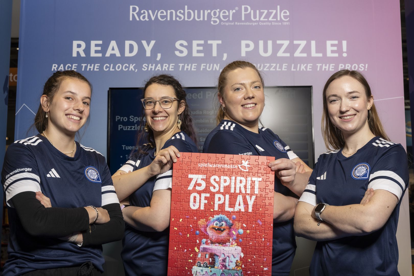 Speed-Puzzlerinnen auf der Nürnberger Spielwarenmesse bei Ravensburger live erleben