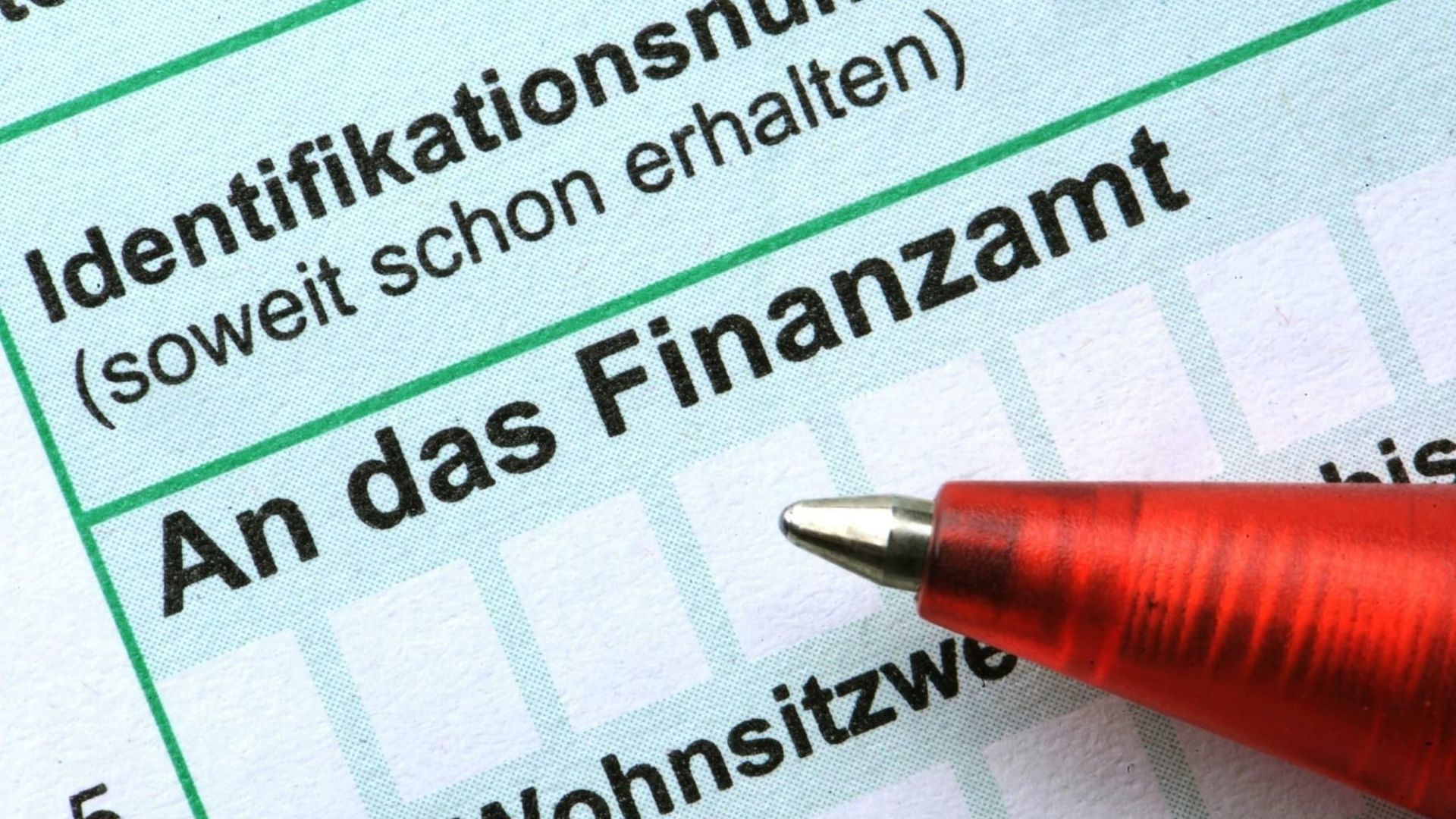 Steuererklärung per Klick: Welche digitalen Helfer wirklich helfen – und welche nur Zeit kosten