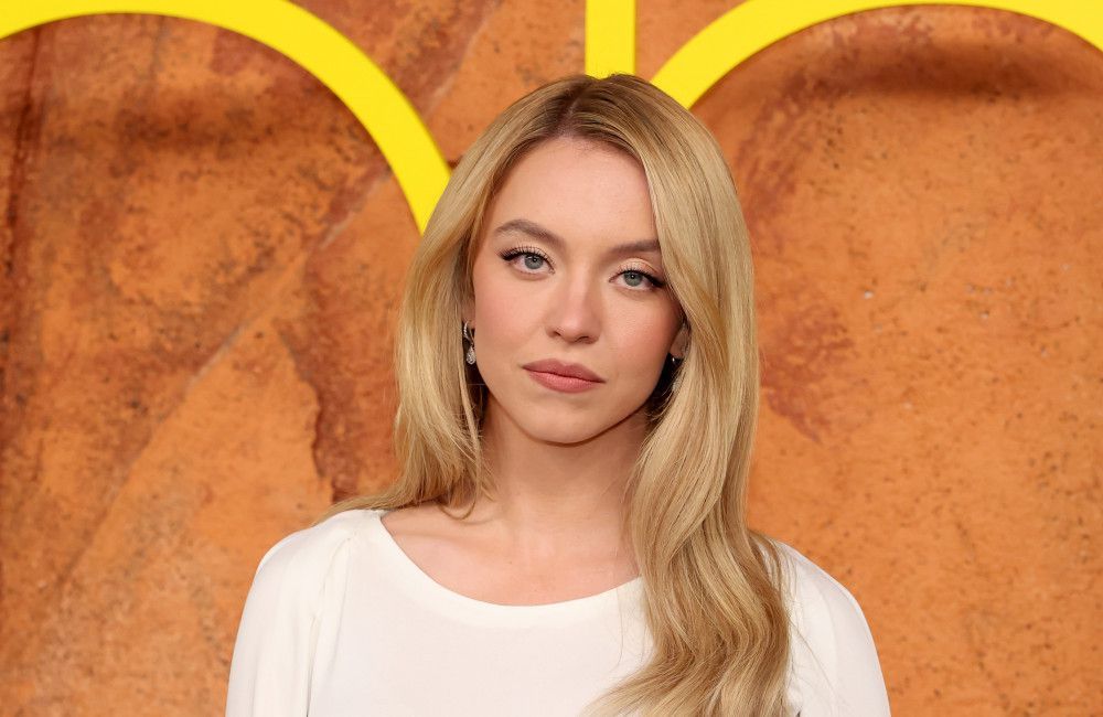 Sydney Sweeney wird eine neue Version von Katrina Van Tassel in einer Verfilmung von Lindsey Anderson Beers noch unveröffentlichtem Buch 'Hollow' spielen.