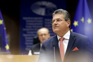 Trump eskaliert Zollstreit – EU hält an Verhandlungen fest, bereitet jedoch Gegenzölle vor