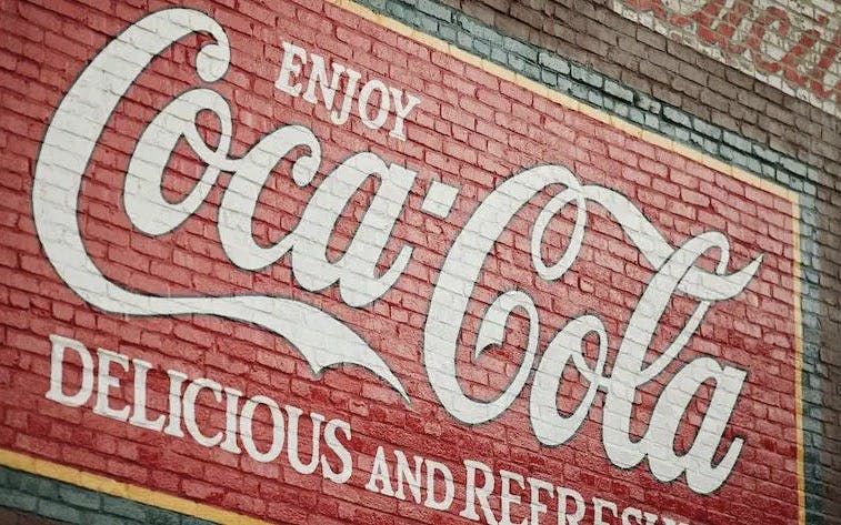 Trump prescht vor: Coca-Cola stellt auf Rohrzucker um – Sorge in Amerikas Maisgürtel