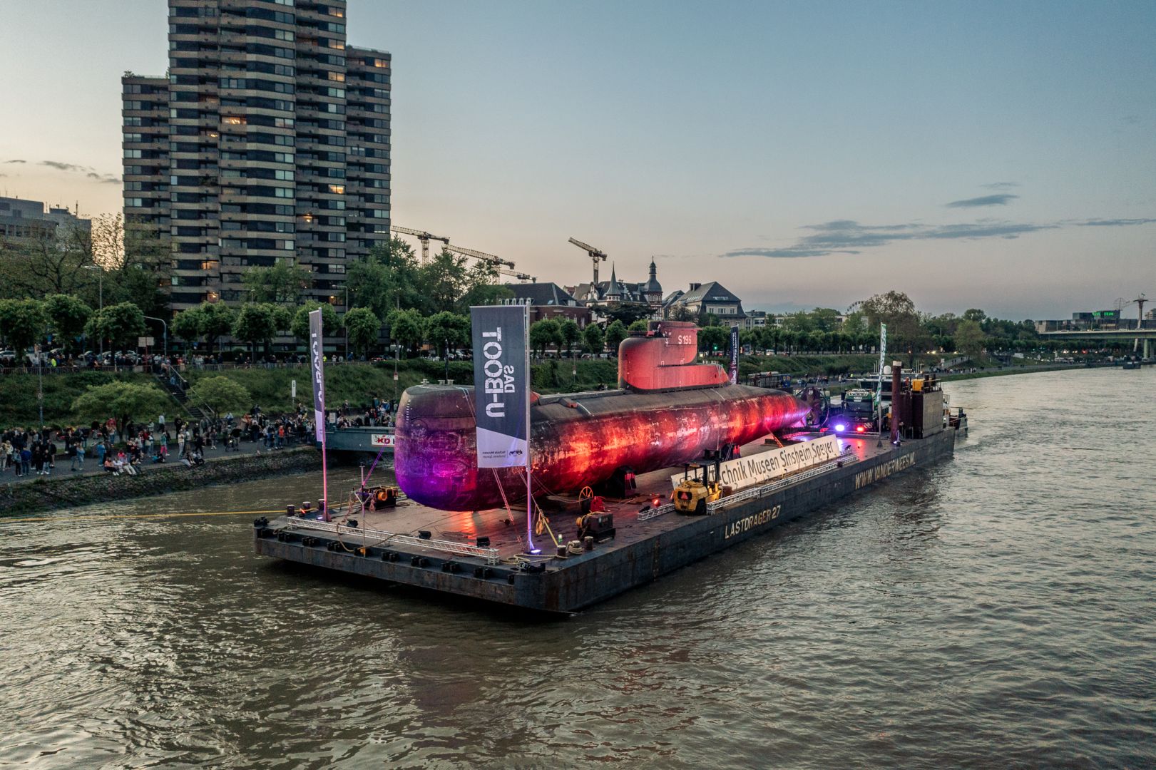 U17 – Die 500 Tonnen Reise