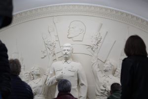 Umstrittenes Stalin-Relief in Moskauer Metro nachgebildet