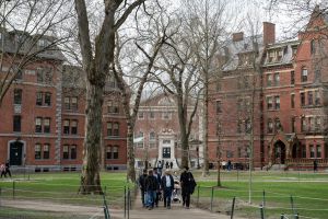 USA entziehen Harvard das Visumrecht für Ausländer – Justiz stoppt Trumps Vorstoß vorerst