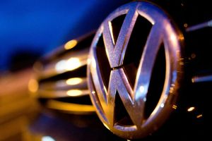 Volkswagen friert Gehälter ein – ein harter Einschnitt mit Signalwirkung