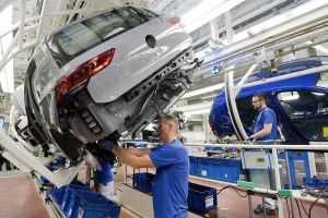 Volkswagen plant massive Umstrukturierung angesichts sinkender Gewinne und harter Konkurrenz