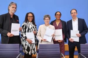 Vorstellung des Abschlussberichtes der Kommission 