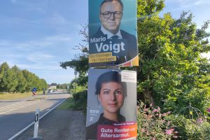 Wahlplakate mit Mario Voigt und Sahra Wagenknecht zur Landtagswahl in Thüringen (Archiv)