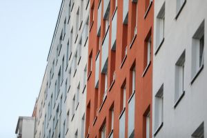 Wohnungen in einem Plattenbau (Archiv)