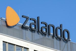 Zalando steigert Gewinn, Aktie schwankt aufgrund vorsichtigem Ausblick