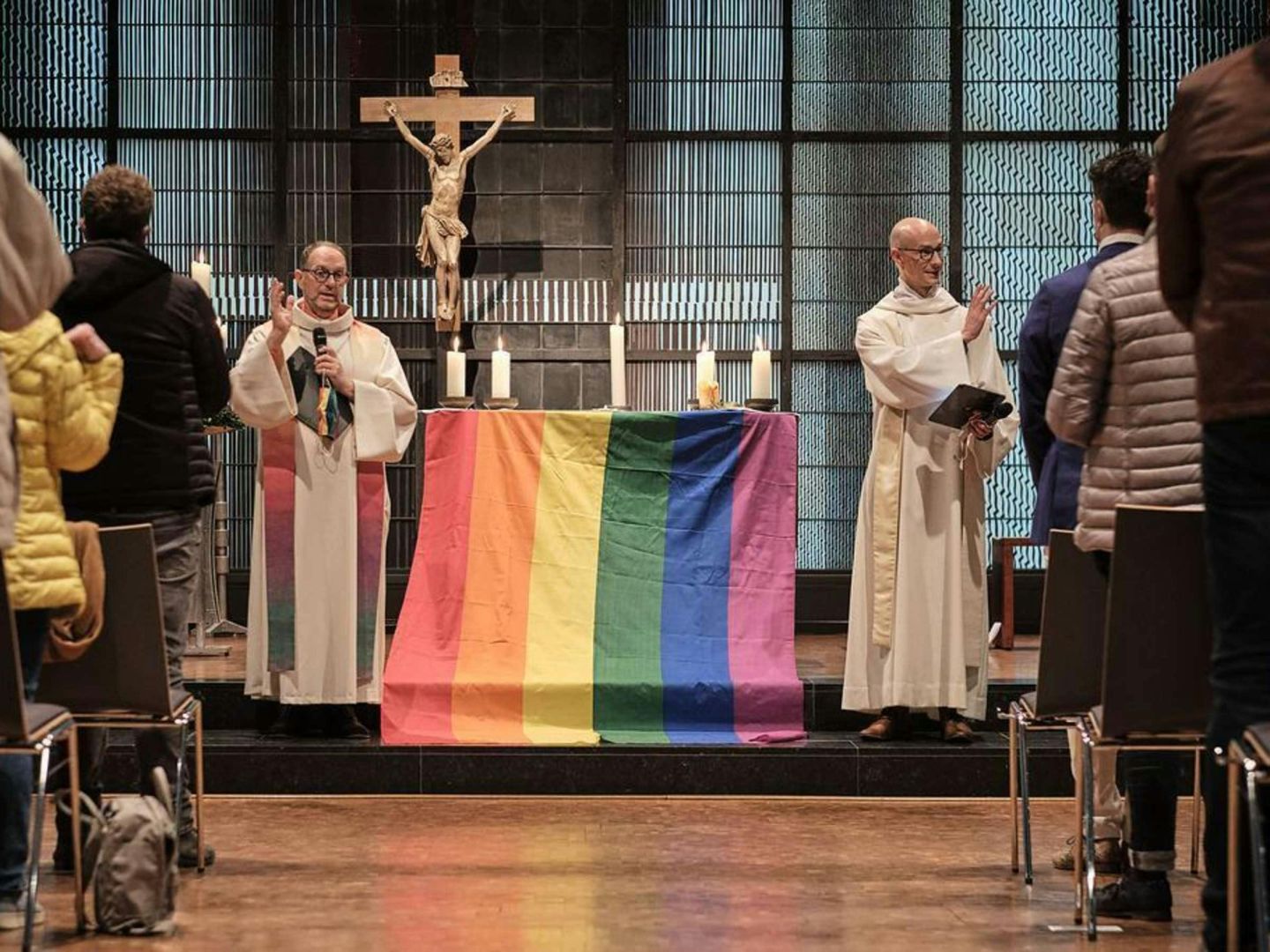 ZDF überträgt erstmals queeren Gottesdienst – Polizei sichert Veranstaltung in Münster ab