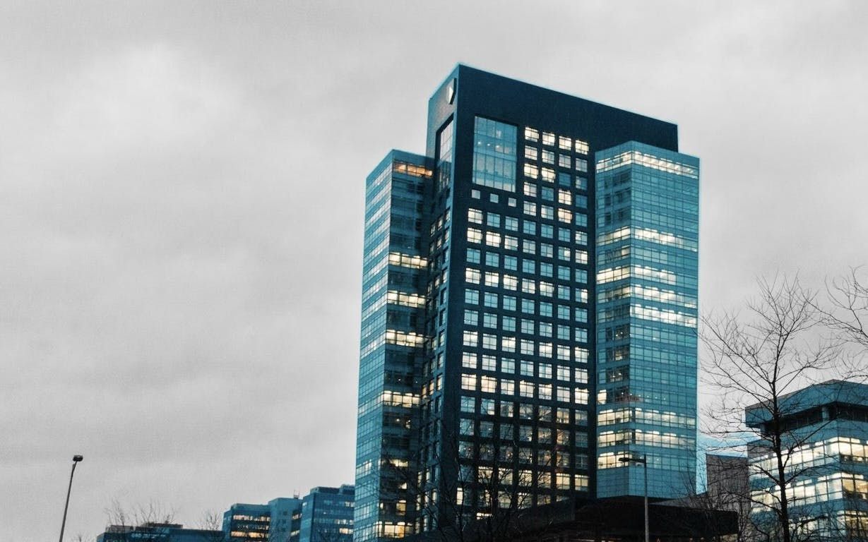 Zinswende und Konjunkturoptimismus katapultieren europäische Banken auf Höchststände