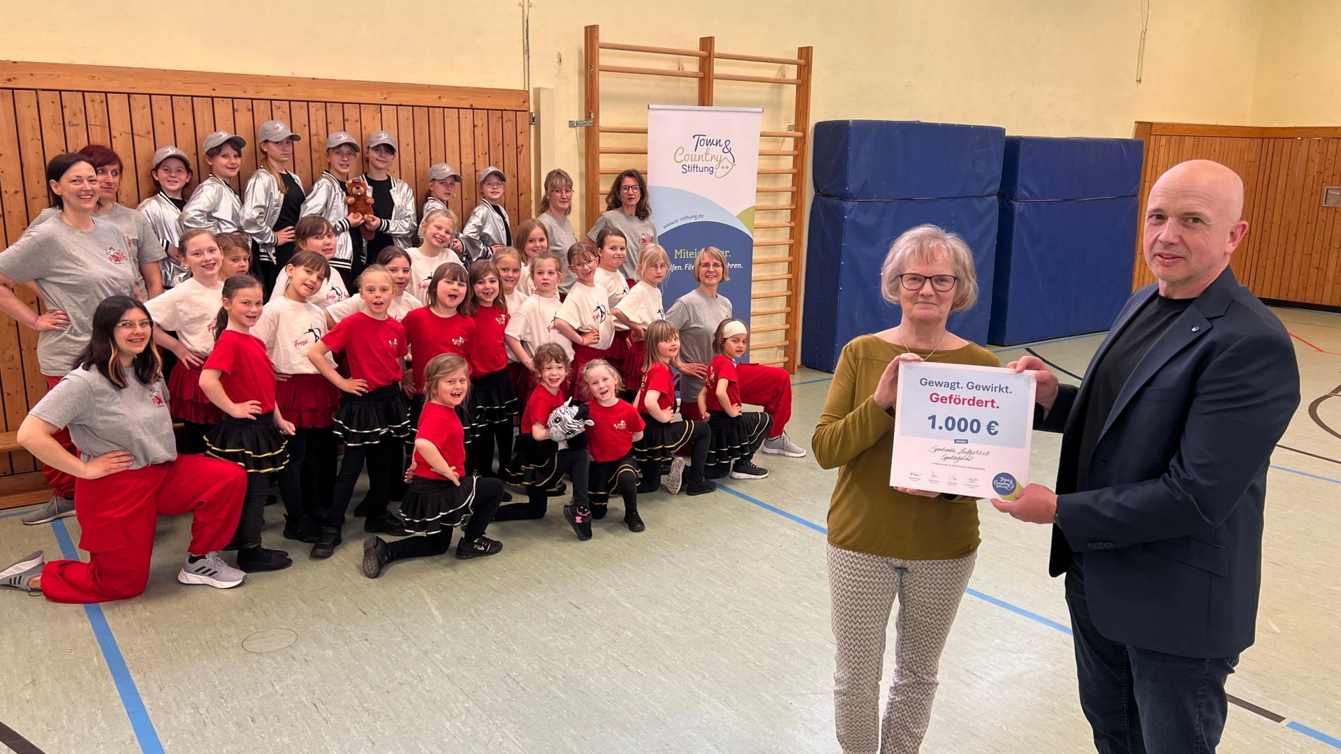 1.000 € für Tanz, Gemeinschaft und Zusammenhalt