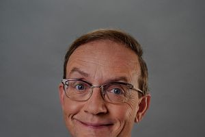 7Wigald Boning geht baden – Literatur am Meer mit einem spritzigen Vortrag in Tossens