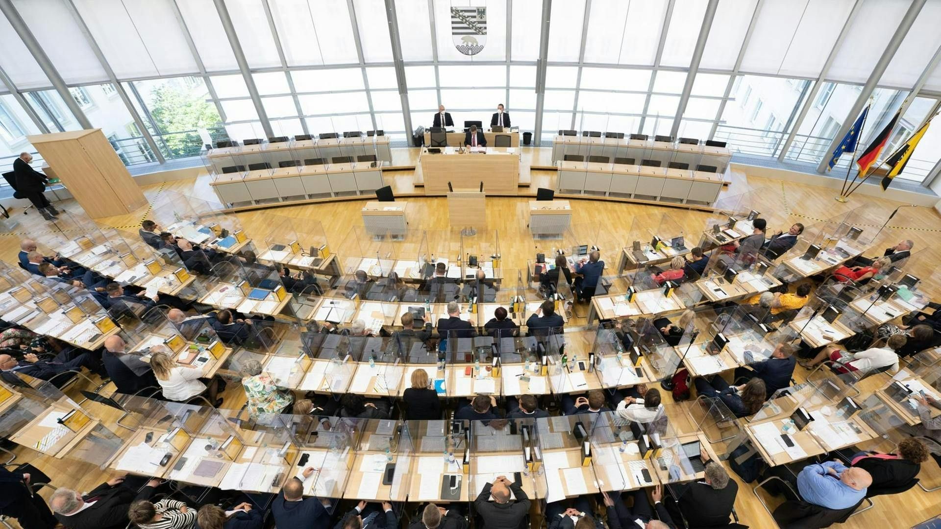 90 Gewalttäter in Sachsen-Anhalt trotz Haftbefehl auf freiem Fuß