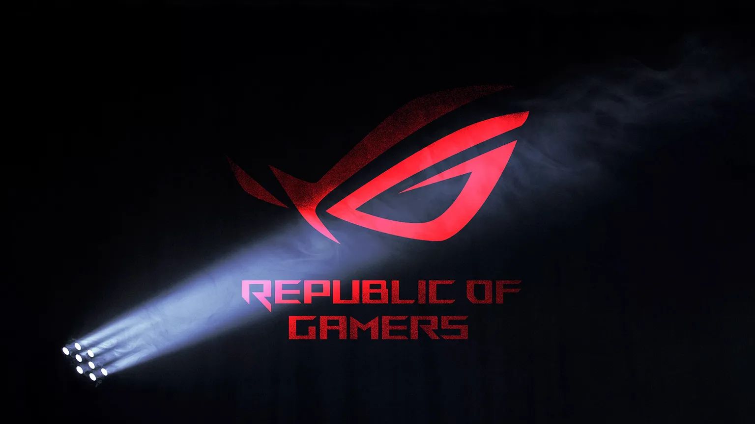 Asus präsentiert eGPU mit GeForce RTX 5090 und Thunderbolt 5