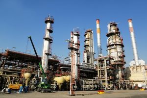 Öl-Nadelöhr vor der Öffnung? Wie ein brisanter Geheimplan die globale Lieferkette retten soll