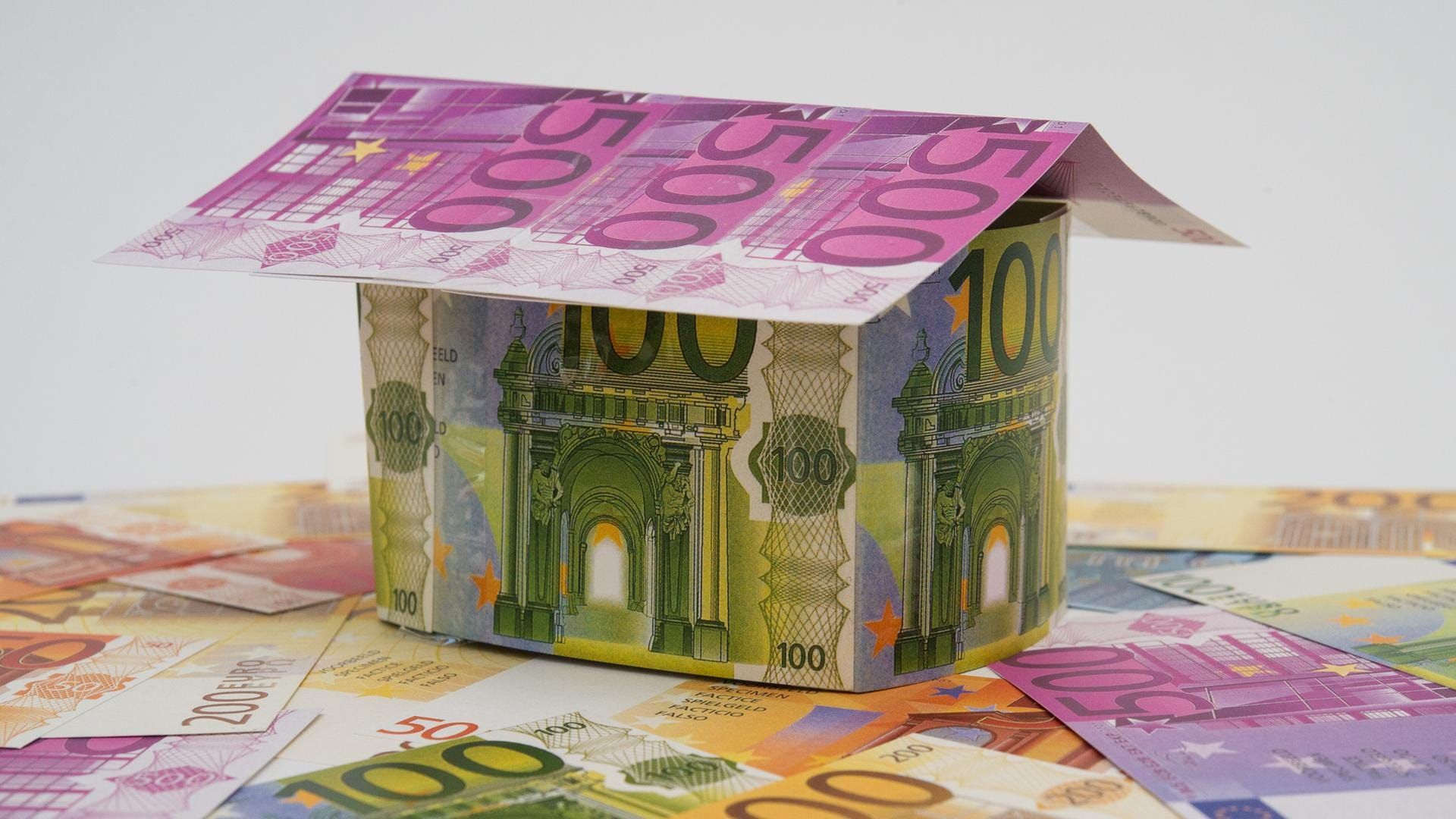 Alarmstufe Rot am Immobilienmarkt: Warum die Baufinanzierung 2026 brutal ausgebremst wird