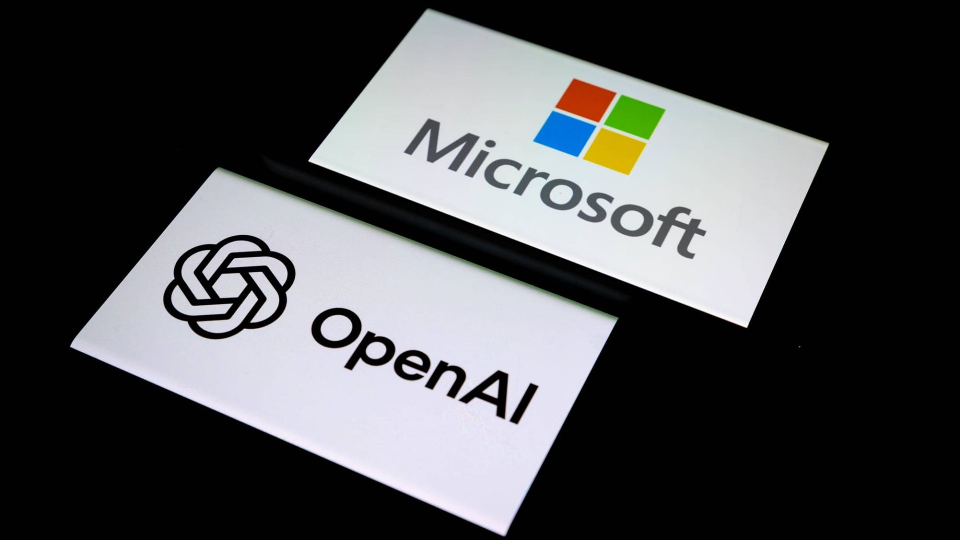 Beben im KI-Sektor: Microsoft verliert Exklusiv-Kontrolle über OpenAI
