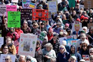 Beben in den USA: Acht Millionen jagen den „König“ aus dem Weißen Haus