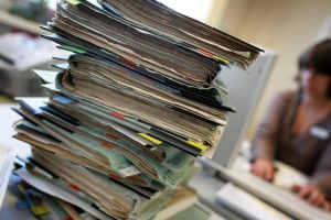 Behörden Wahnsinn in Deutschland: Der geheime Personal Plan der Großstädte