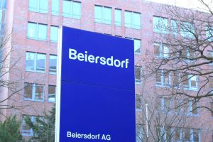 Beiersdorf schockt mit Horror-Prognose – Aktie im freien Fall
