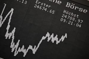 DAX seitwärts nach Erholung – Anleger warten auf USA-Iran-Gespräche