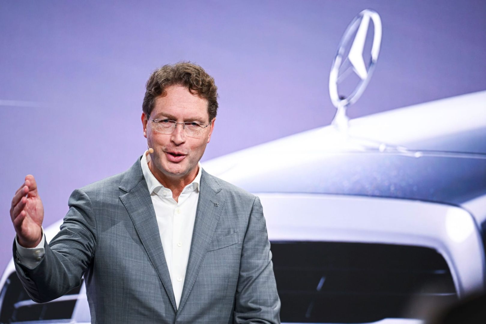 Das Panzer-Beben in Stuttgart: Ola Källenius bereitet Mercedes auf den Rüstungs-Krieg vor