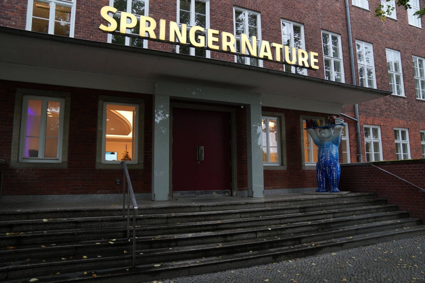 Der Algorithmus der Macht: Springer Natures Geheim-Plan gegen den Wissens-Kollaps