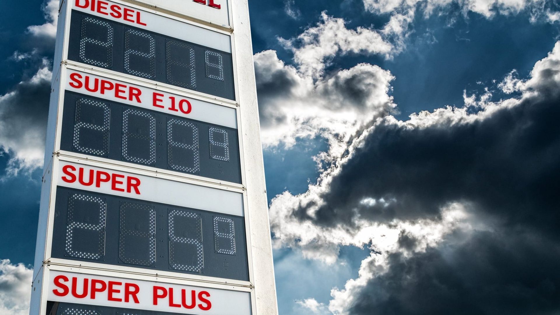 Der Benzin-Beben-Plan: Friedrich Merz verpasst den Öl-Giganten den Todesstoß