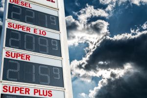 Der Benzin-Beben-Plan: Friedrich Merz verpasst den Öl-Giganten den Todesstoß