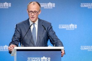 Der Kanzler-Sturz: Merz am Abgrund nach historischem Umfrage-Beben