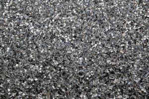 Der historische Einbruch des Aluminiumpreises signalisiert eskalierende globale Rezessionsrisiken