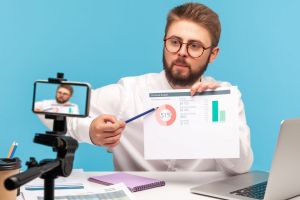 Finfluencer-Ranking 2026: Wer schützt Anleger – und wer kassiert nur ab?