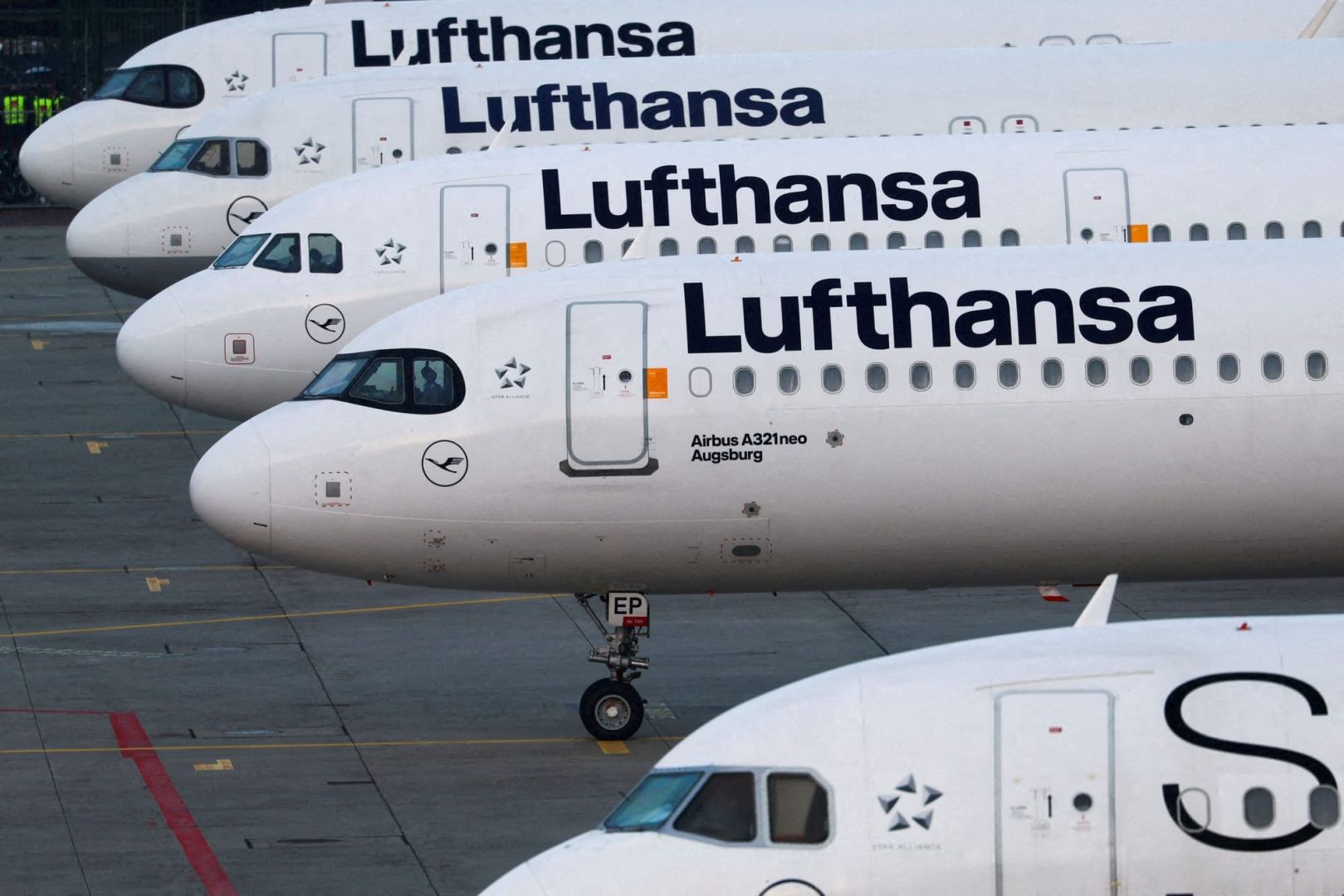 Kerosin-Beben zwingt Lufthansa in die Knie – 20.000 Flüge fallen weg