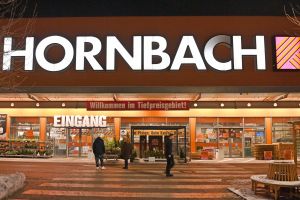 Kosten-Beben reißt Margen tief: HORNBACH wankt trotz Milliarden-Umsatz am Abgrund