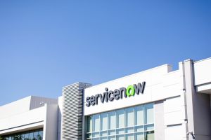 Kurs-Kollaps trotz Zahlen-Gala: ServiceNows 12-Milliarden-KI-Plan löst Beben aus