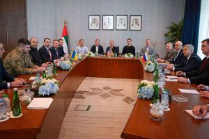 Winter-Diplomatie in Abu Dhabi: Trump pokert mit Putin um den Ukraine-Frieden