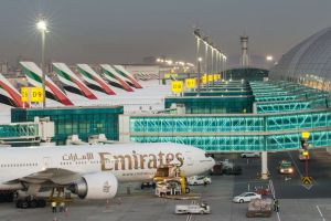 Luftraum-Beben am Golf: Mega-Hubs dicht – Hunderttausende Touristen in der Falle