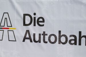 Millionen-Grab A100: Der absurde 8-Millionen-Plan zum Lichtausknipsen