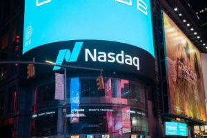 Nasdaq 100 explodiert nach KI-Crash: Chipmaker-Rally rettet Anleger-Vermögen