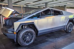 Panik bei Tesla? Musk verramscht Cybertruck und zieht die Reißleine