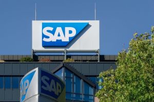 SAP: Warum der Software-Riese sich für den finalen KI-Krieg massiv verschuldet