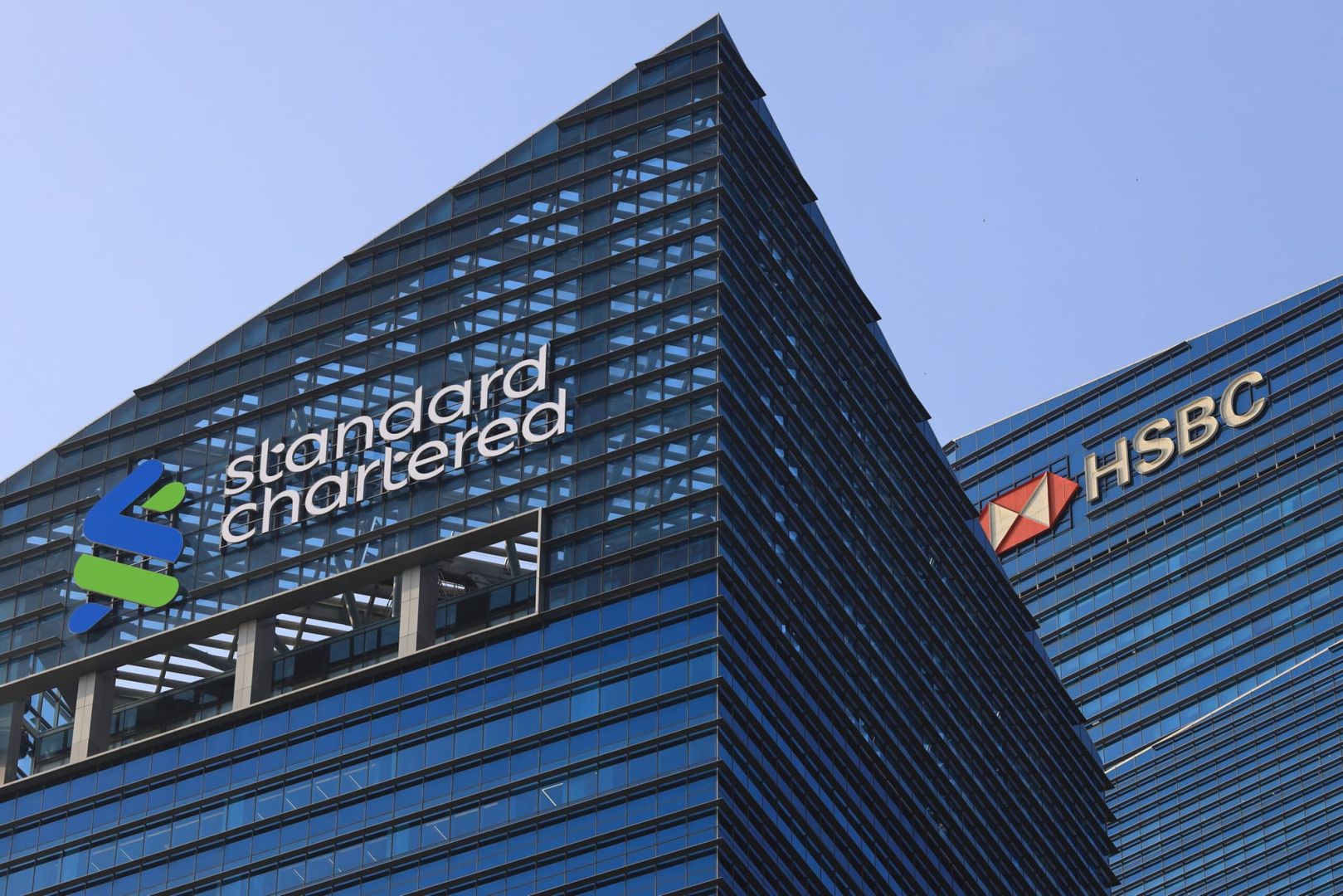 Standard Chartered entlässt Tausende: AI-Revolution gefährdet Arbeitsplätze im Banking