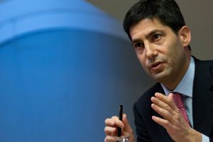 Warsh überrascht Congress: Fed-Chef verblüfft Banking Committee mit unerwarteter Rhetorik