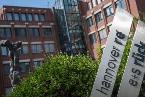 Warum die Preis-Explosion der Hannover Rück plötzlich kollabiert