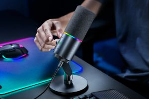 Das Razer Seiren V3 Pro kombiniert USB, XLR und 32 Bit Float