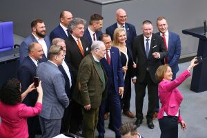AfD-Abgeordnete machen ein Selfie (Archiv)
