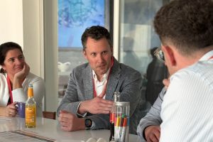 Agentic AI im Praxistest: Insiders Technologies entwickelt KI-Agenten gemeinsam mit Kunden