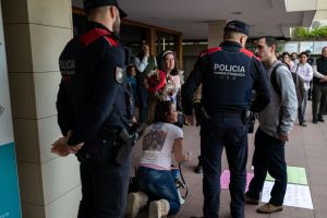 Aktive Sterbehilfe für junge Frau spaltet Spanien